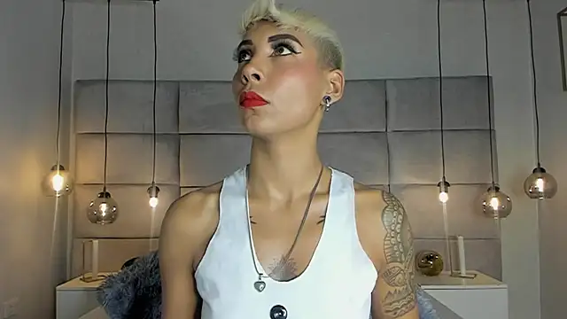 Snapshot of MiaMorgan_ chatting on February 10, 2025, 1:22 pm MiaMorgan online show from February 10, 2025, 1:22 pm