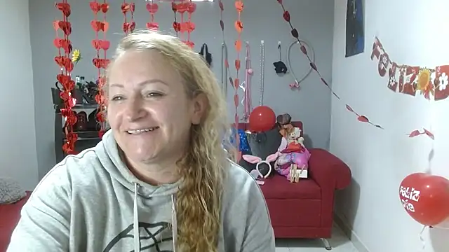 emperabigbootybigass online show from February 17, 2025, 12:27 pm