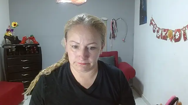 emperabigbootybigass online show from March 12, 2025, 9:24 pm