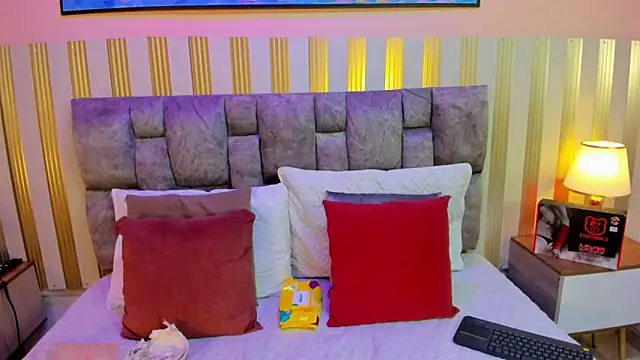 nova lane online show from December 14, 2025, 7:51 pm