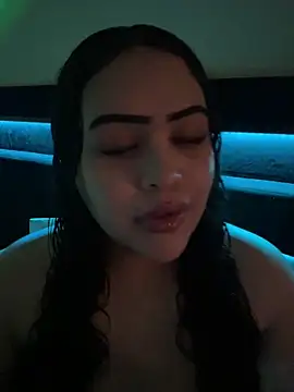 iTrapXXXBACKUP online show from April 19, 2026, 8:11 pm