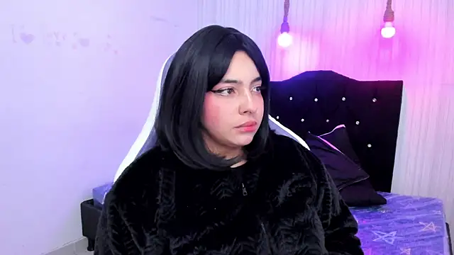 miku katsuragi online show from November 7, 2025, 3:39 am