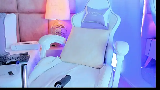 Snapshot of LizSheibaum chatting on February 7, 2026, 4:43 pm LizSheibaum online show from February 7, 2026, 4:43 pm