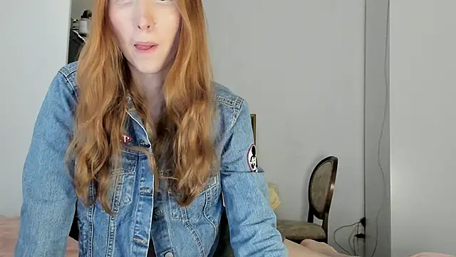 LisaIcon online show from October 2, 2025, 1:51 pm