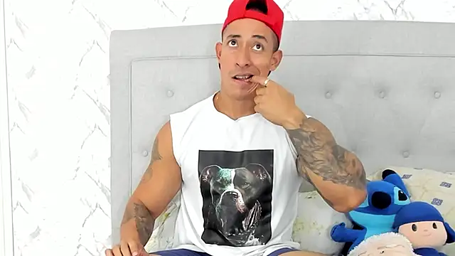 luigiferrara online show from February 16, 2025, 7:38 pm