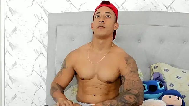 luigiferrara online show from February 23, 2025, 1:02 am