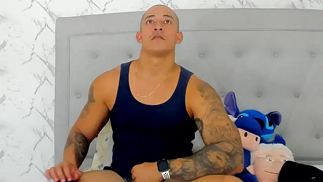 luigiferrara online show from September 16, 2025, 9:38 pm