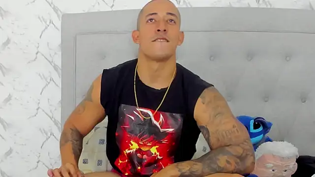 luigiferrara online show from October 15, 2025, 8:53 pm