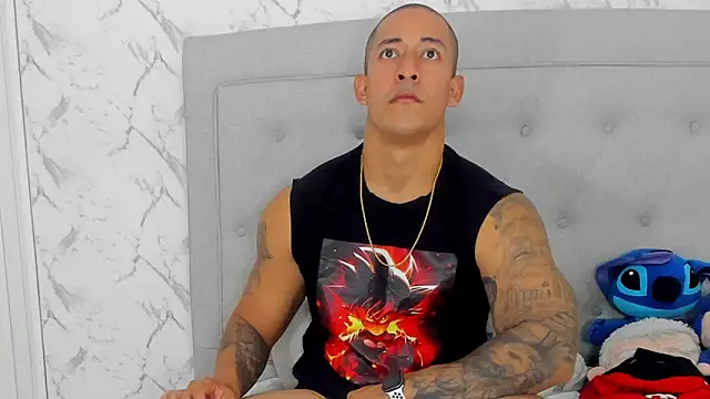 luigiferrara online show from November 21, 2025, 9:24 pm