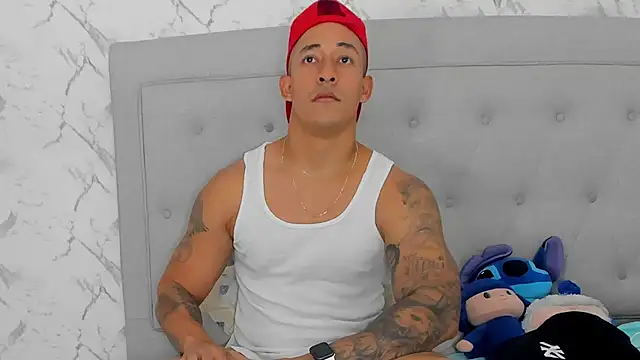 luigiferrara online show from November 27, 2025, 10:01 pm