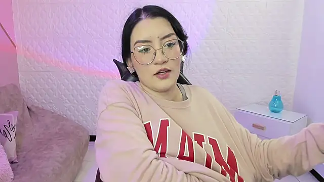 Violetaa diazz online show from October 6, 2025, 9:12 pm