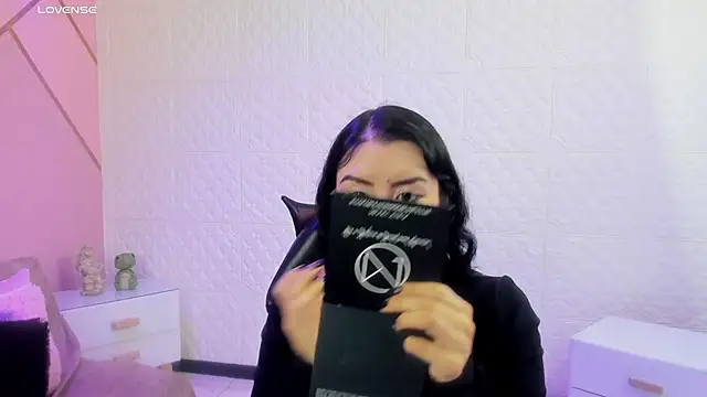 Violetaa diazz online show from February 16, 2026, 9:22 pm