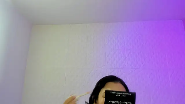 Violetaa diazz online show from February 24, 2026, 9:13 pm