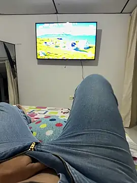 ANYLU19 online show from November 25, 2025, 3:17 am