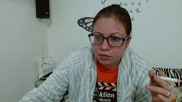 LadyHellene online show from February 5, 2026, 7:24 am