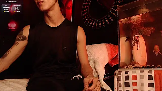 Godly huan online show from November 1, 2025, 2:46 am