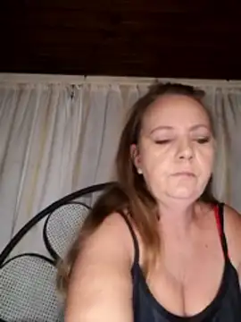 Snapshot of Kimmyb777 chatting on April 18, 2026, 4:33 pm Kimmyb777 online show from April 18, 2026, 4:33 pm