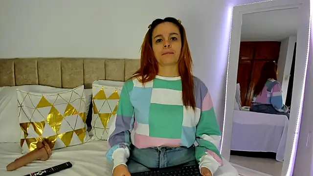 cristalwalker   online show from November 7, 2025, 11:21 am