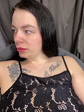 Lola Hale online show from March 20, 2026, 6:46 pm