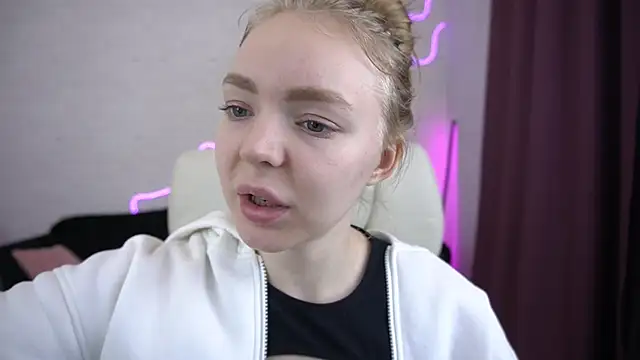 EmilySunshineS online show from November 29, 2025, 1:47 pm