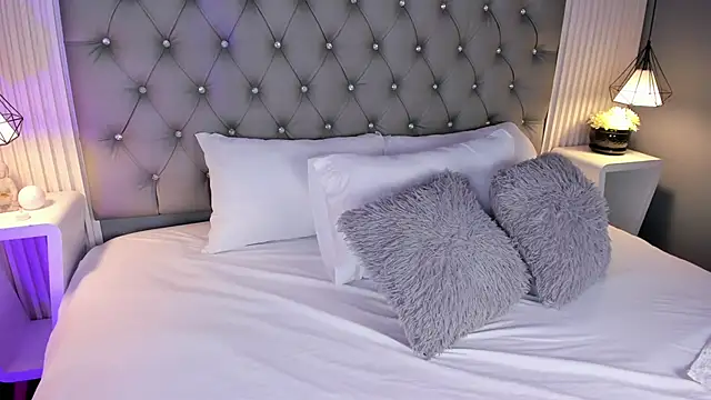 VioletthaRous online show from February 24, 2026, 10:41 pm