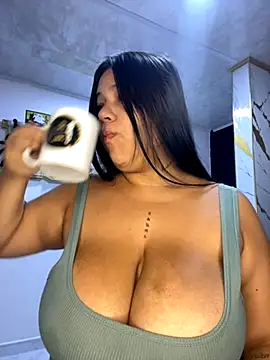 Snapshot of emma__milk_ chatting on October 24, 2025, 11:39 am emma milk online show from October 24, 2025, 11:39 am