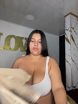 Snapshot of emma__milk_ chatting on November 22, 2025, 11:53 am emma milk online show from November 22, 2025, 11:53 am