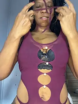 Snapshot of Luhma_hot chatting on June 17, 2026, 12:13 am Luhma hot online show from June 17, 2026, 12:13 am