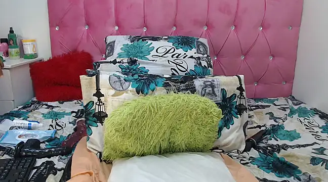 Hotty-boobsxxx online show from February 19, 2025, 2:44 pm