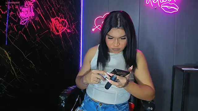 miavalentinaaa online show from December 20, 2024, 1:14 am