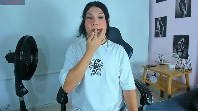 miavalentinaaa online show from March 10, 2025, 12:29 am