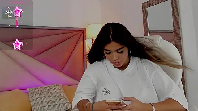 Snapshot of GiaFu chatting on January 30, 2025, 6:00 pm GiaFu online show from January 30, 2025, 6:00 pm