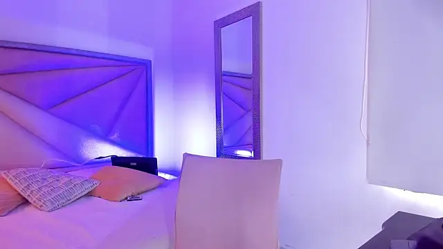 GiaFu online show from November 2, 2025, 5:48 pm