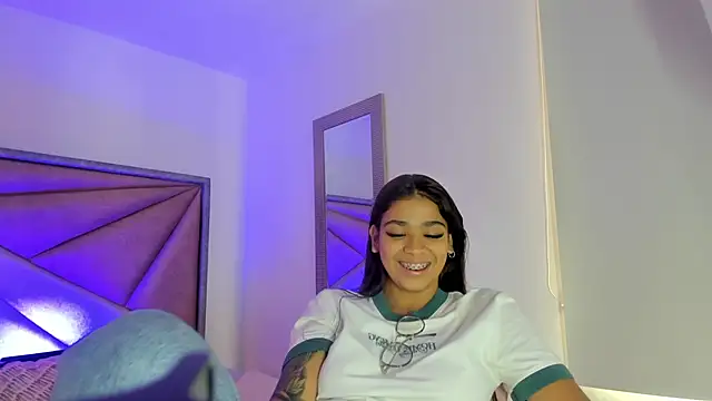 GiaFu online show from November 4, 2025, 5:23 pm