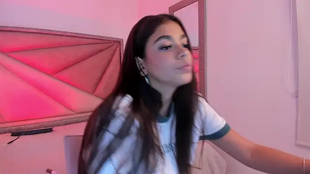 GiaFu online show from December 13, 2025, 7:53 pm