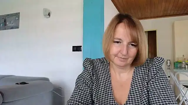 Sandcoq online show from June 10, 2026, 8:02 am