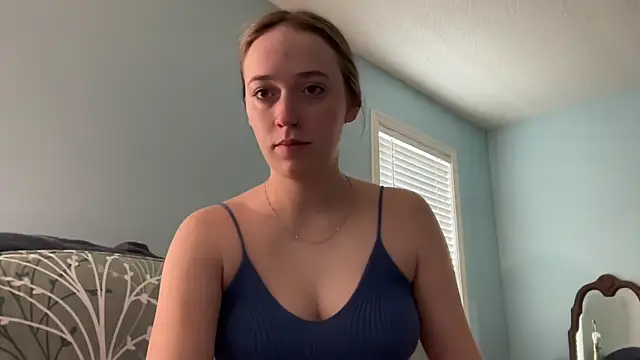 Maxinebabyyy online show from December 2, 2025, 3:18 pm