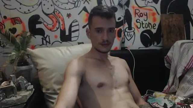 Snapshot of roystonee01 chatting on November 8, 2025, 8:47 am roystonee01 online show from November 8, 2025, 8:47 am