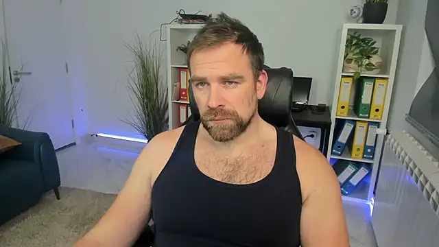 Snapshot of John-E-Dough chatting on December 5, 2025, 10:13 am John-E-Dough online show from December 5, 2025, 10:13 am