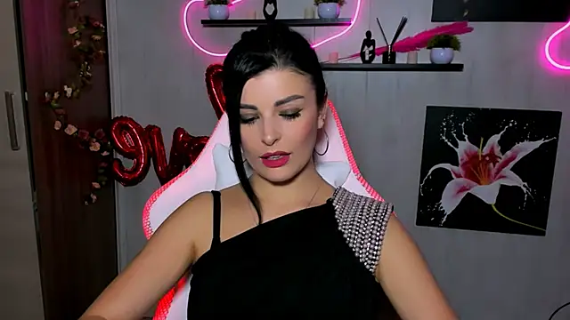 KayWuds online show from March 7, 2025, 10:35 am