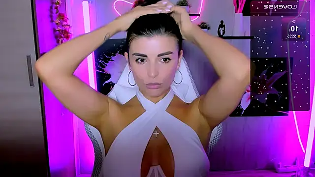 KayWuds online show from December 3, 2025, 5:04 am