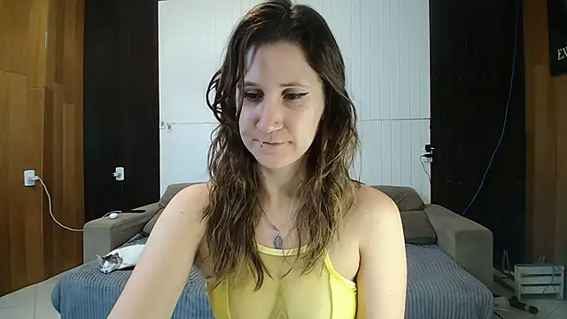 Snapshot of Khalee_si chatting on October 19, 2025, 10:10 pm Khalee si online show from October 19, 2025, 10:10 pm