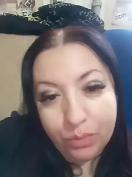 Snapshot of Veronica-Celie chatting on January 1, 2025, 11:16 am Veronica-Celie online show from January 1, 2025, 11:16 am