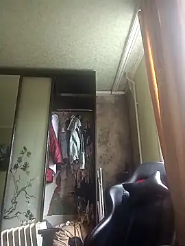 Snapshot of Veronica-Celie chatting on March 6, 2025, 5:57 am Veronica-Celie online show from March 6, 2025, 5:57 am