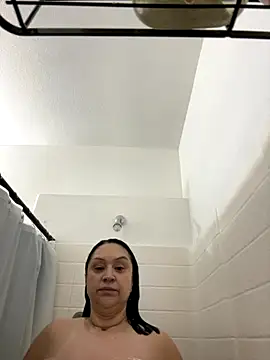 AlyssiaAmoreXO online show from December 1, 2025, 1:16 pm