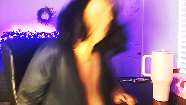 AlyssiaAmoreXO online show from March 16, 2026, 2:32 pm