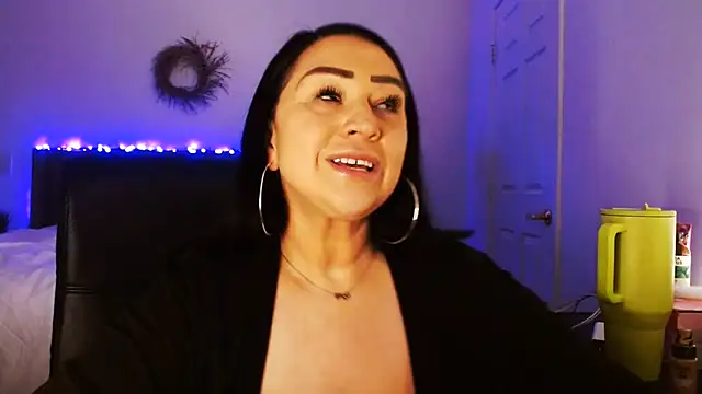 AlyssiaAmoreXO online show from July 7, 2026, 7:18 pm