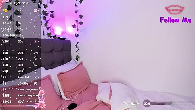 Snapshot of charlotte_james0 chatting on February 11, 2025, 4:11 am charlotte james0 online show from February 11, 2025, 4:11 am