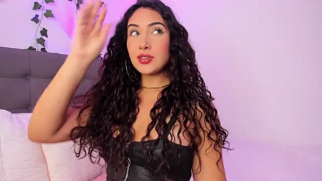 Snapshot of charlotte_james0 chatting on March 2, 2025, 2:08 am charlotte james0 online show from March 2, 2025, 2:08 am