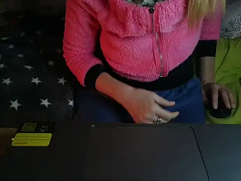 VeneRed online show from March 12, 2026, 9:10 pm